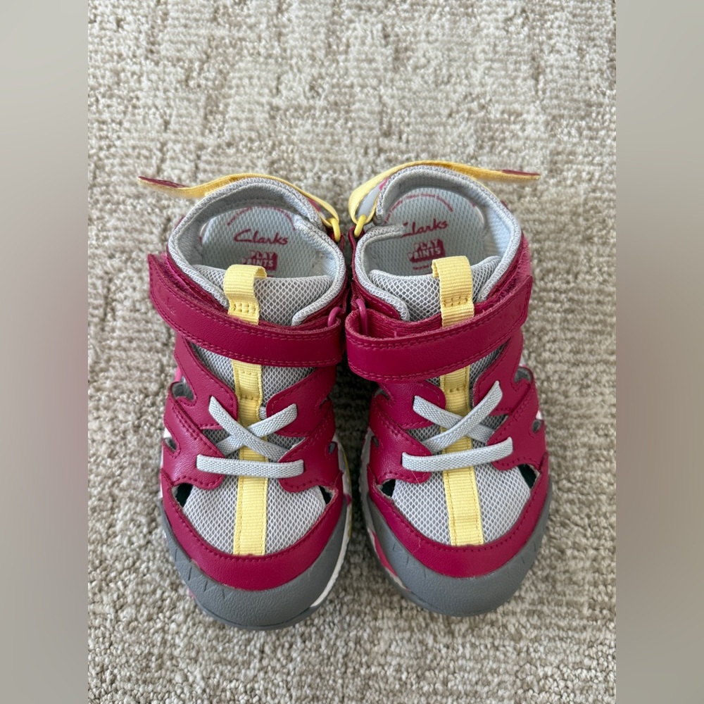 NEW Clarks Girl's Steggy Roar Kids Sandal Pink Size 10.5